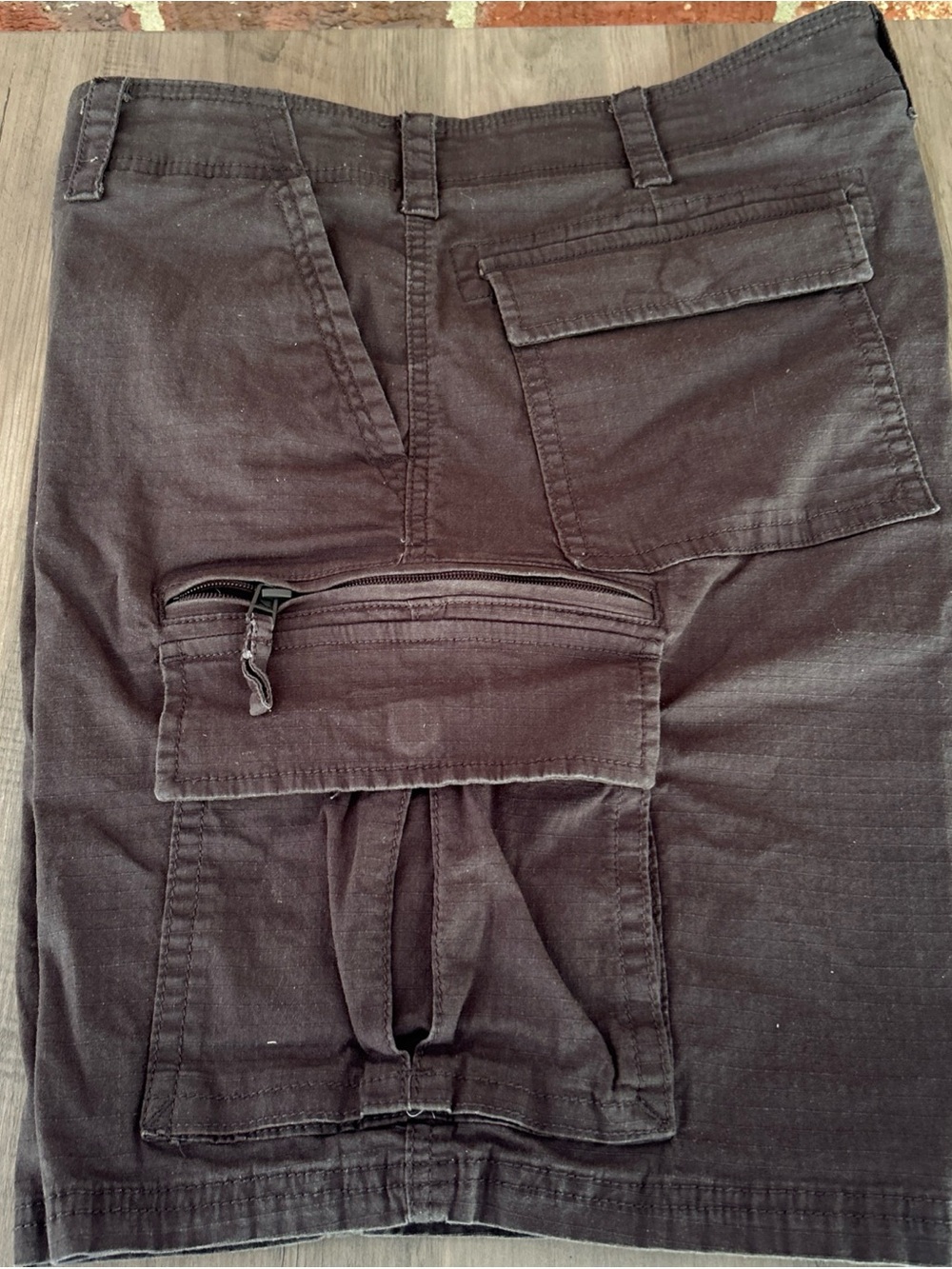Men's Sonoma Flex Wear Khaki Grey  Shorts, Size 38 Cargo Style zipper pockets